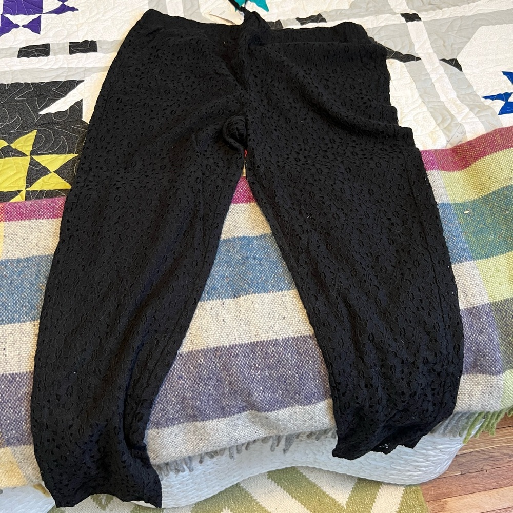 NWT Lou & Grey lace joggers. L